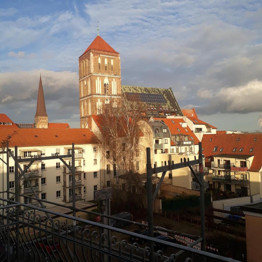 Stadtvilla An Der Viergelindenbruecke Rostock Eksteriør billede