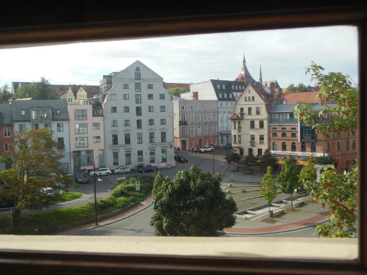 Stadtvilla An Der Viergelindenbruecke Rostock Eksteriør billede